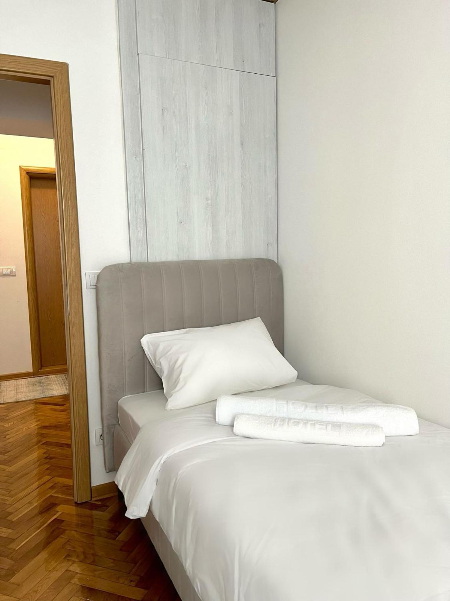 Lumo Apartment Ni Екстериор снимка